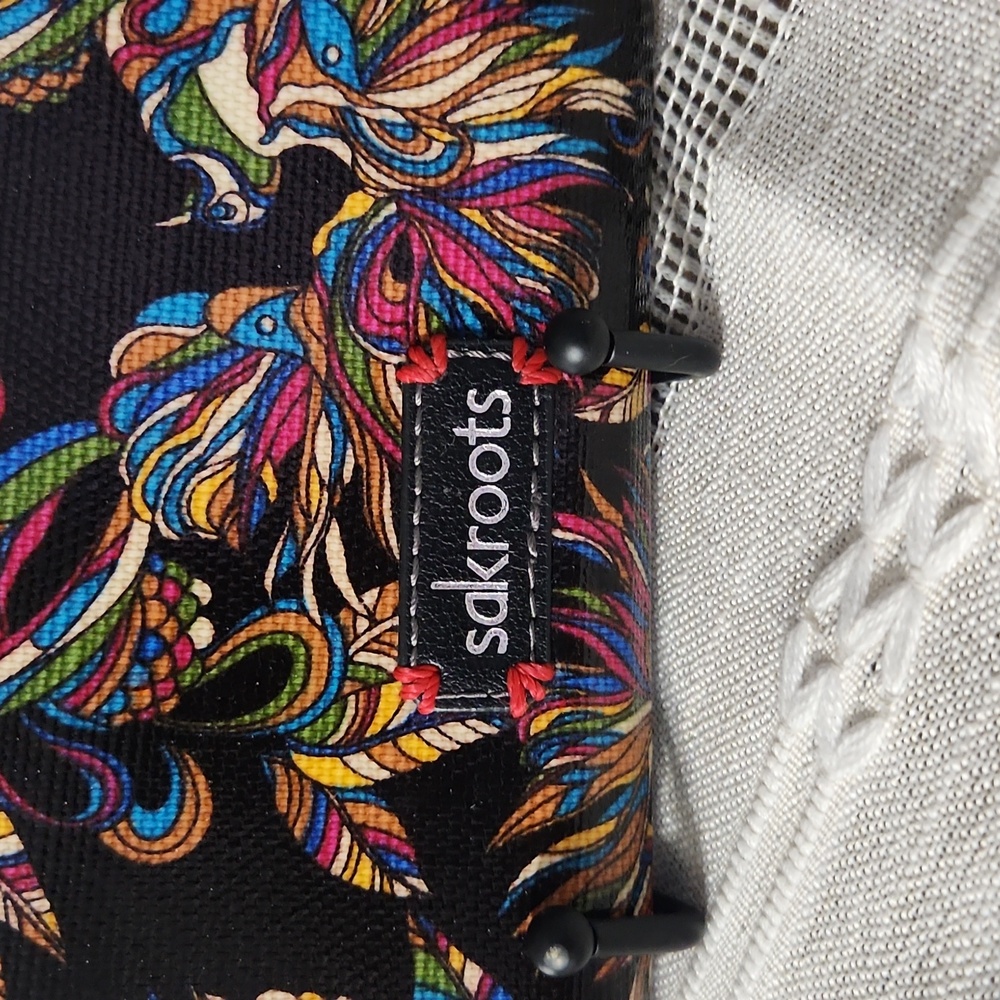 NWOT. Sakroots Artist Circle Enbroidered Zip Wallet - Picture 15 of 16